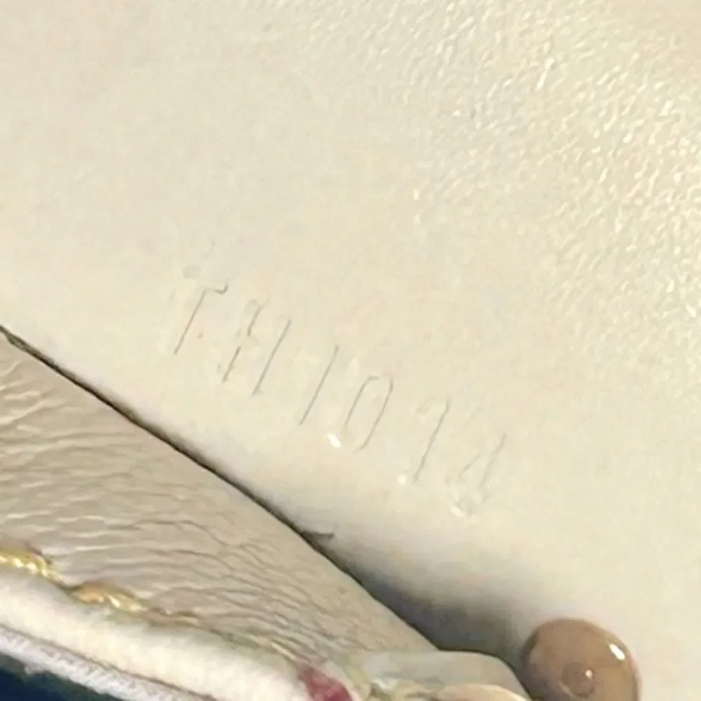 Louis Vuitton Suhali L'Aimable Leather Shoulder Handbag White (Ivory)